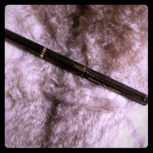 Mellow precision pen eyeliner